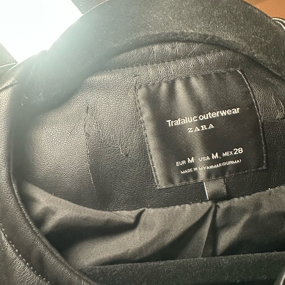 Cropped faux leather jacket - Picture 5 of 9